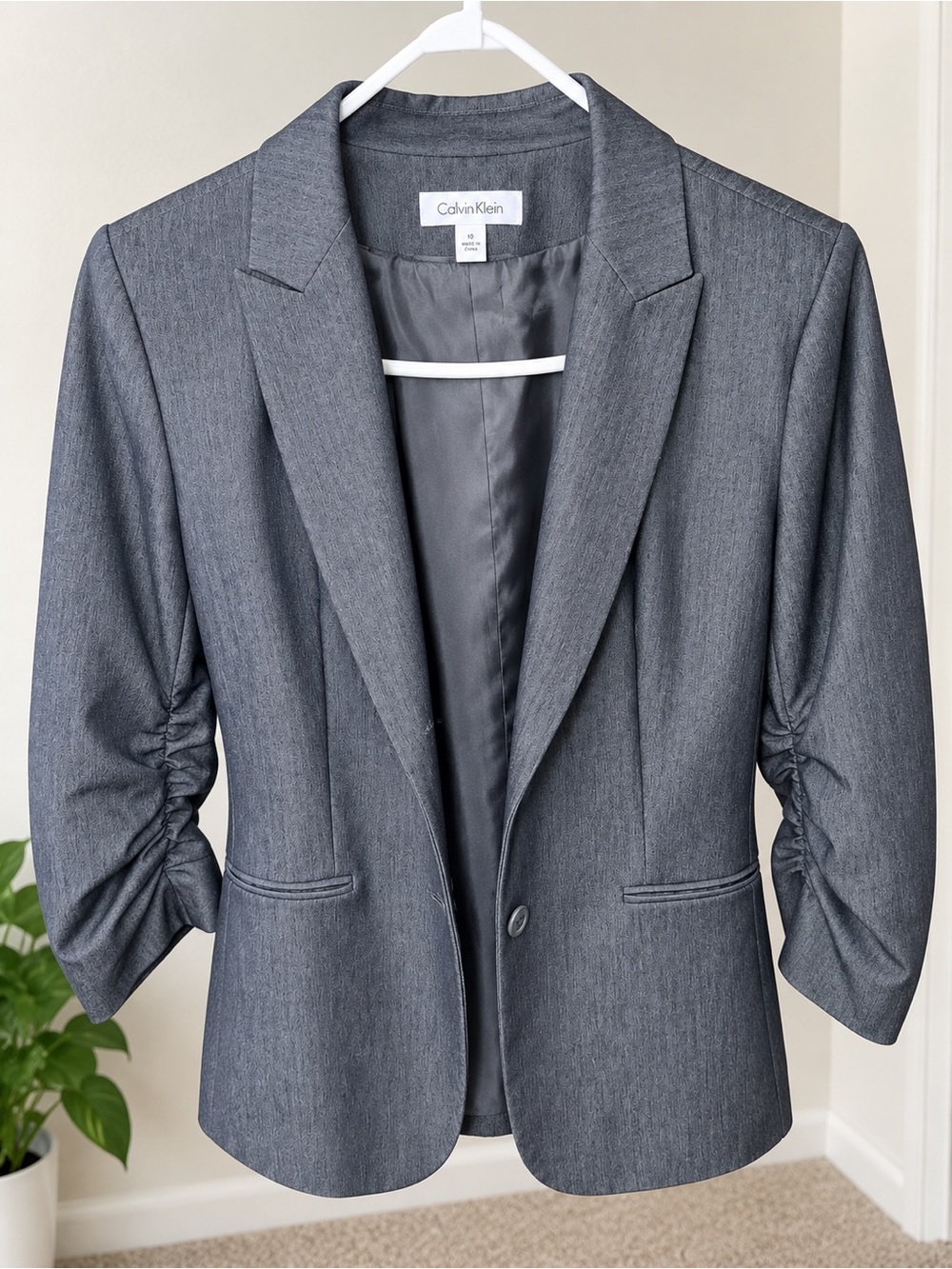 Calvin Klein Size 10 Ink Blue Ruched Sleeve Blazer